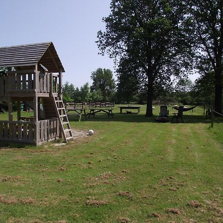 Vakantiehuisjes Landgoed Sonneborghe Kollumerzwaag Екстериор снимка